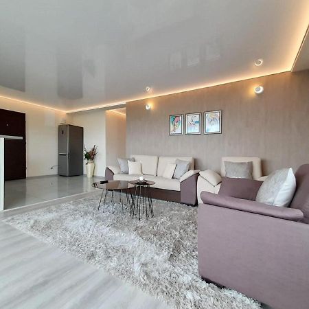 Sky View - Luxury Apartment With A Dream View Braşov Exterior foto
