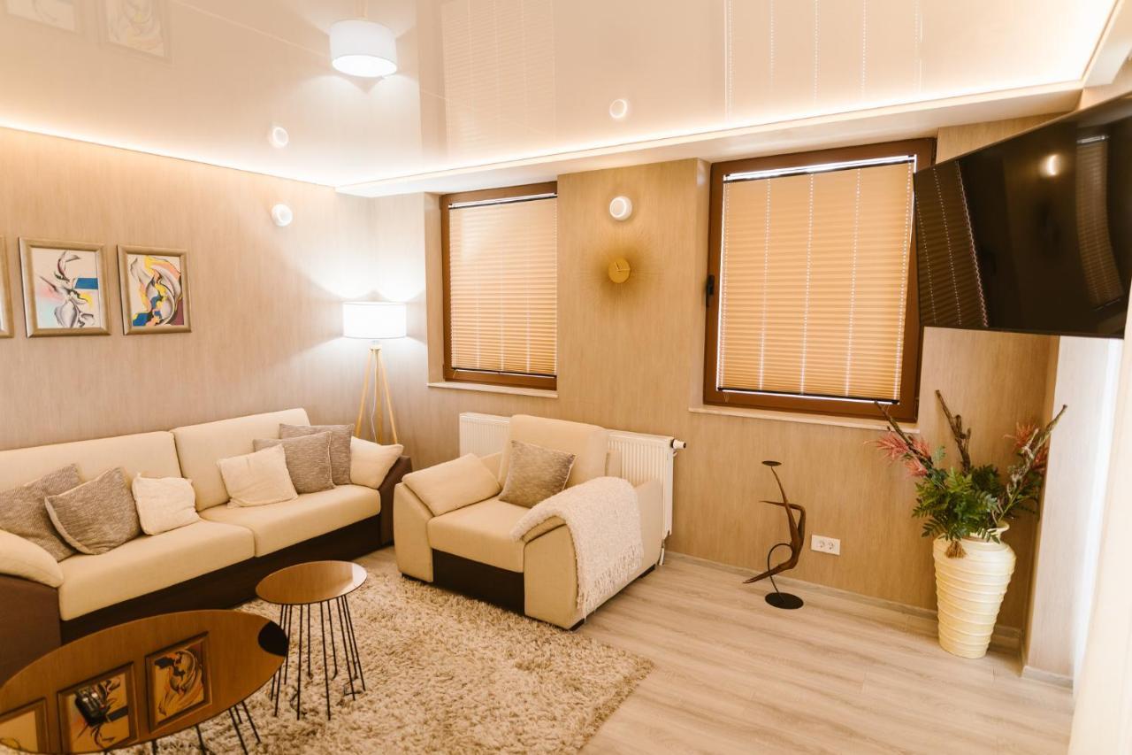 Sky View - Luxury Apartment With A Dream View Braşov Exterior foto