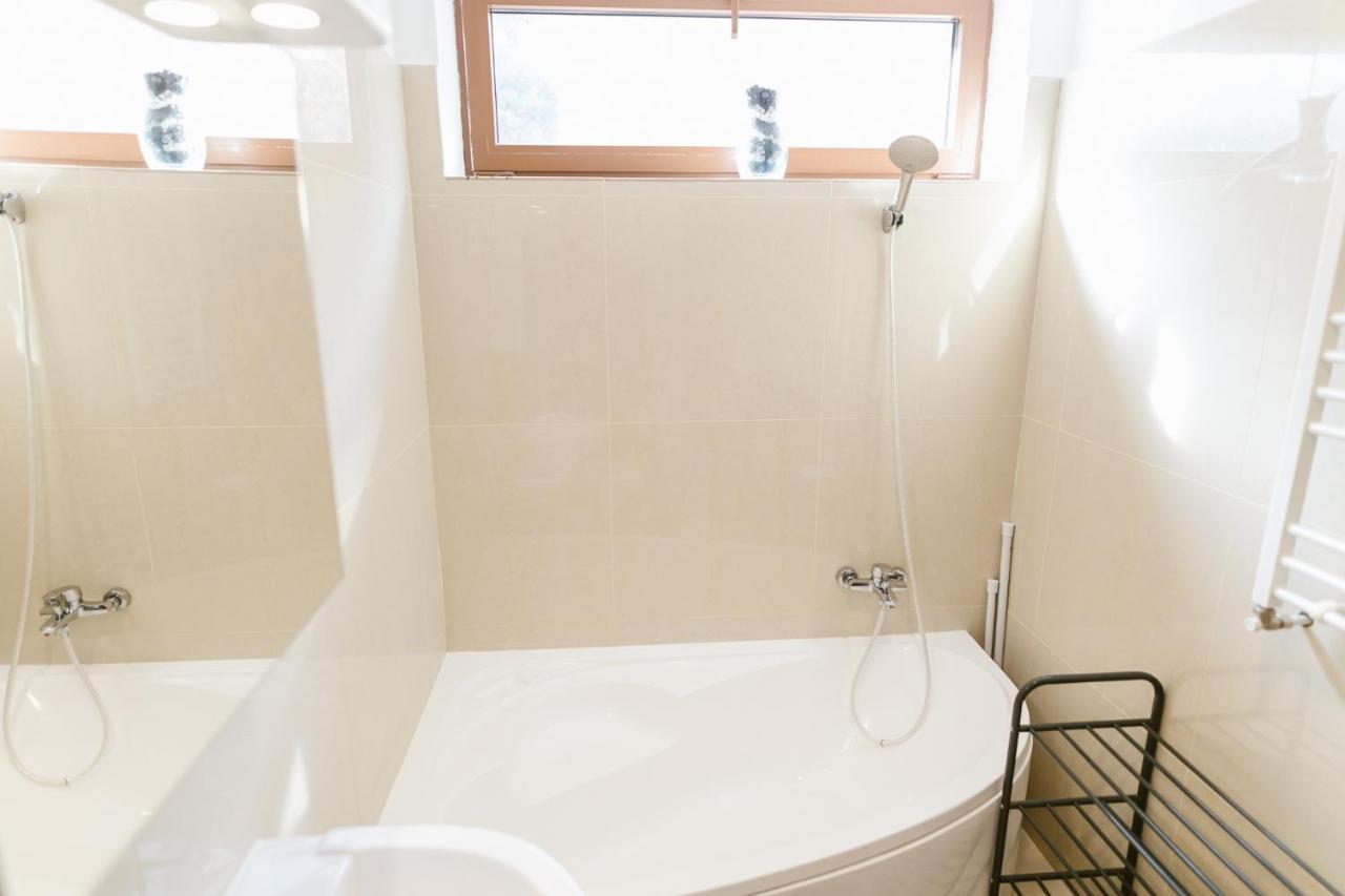 Sky View - Luxury Apartment With A Dream View Braşov Exterior foto