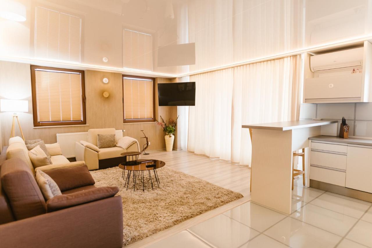 Sky View - Luxury Apartment With A Dream View Braşov Exterior foto