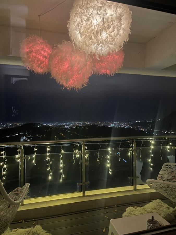 Sky View - Luxury Apartment With A Dream View Braşov Exterior foto